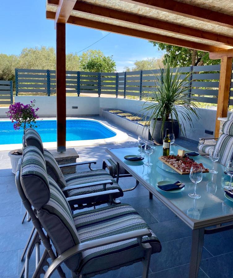 Villa Twins Sukosan With Heated Pool Eksteriør bilde