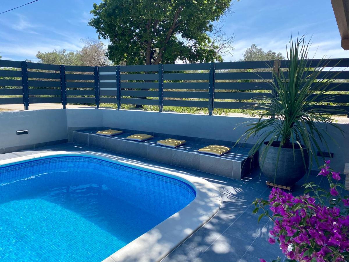 Villa Twins Sukosan With Heated Pool Eksteriør bilde