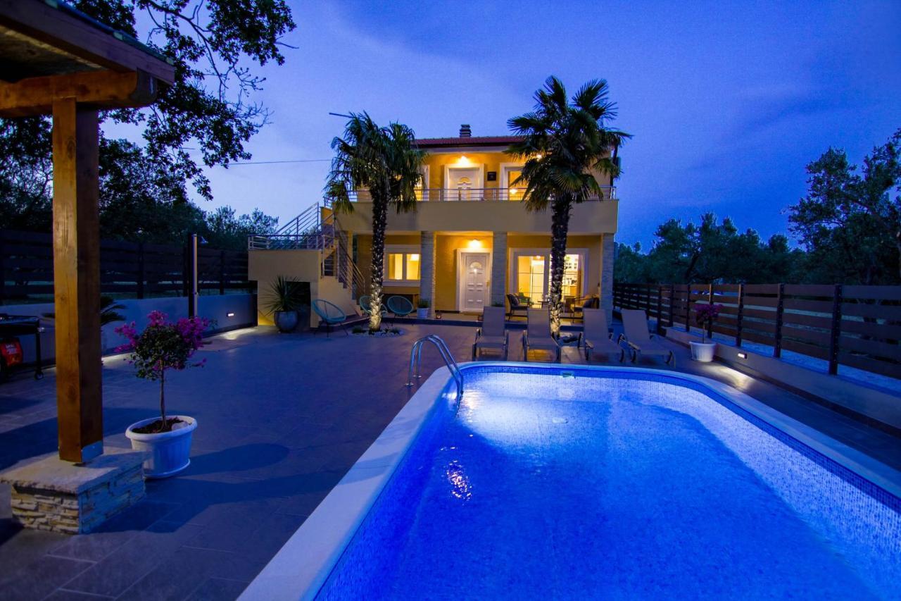 Villa Twins Sukosan With Heated Pool Eksteriør bilde