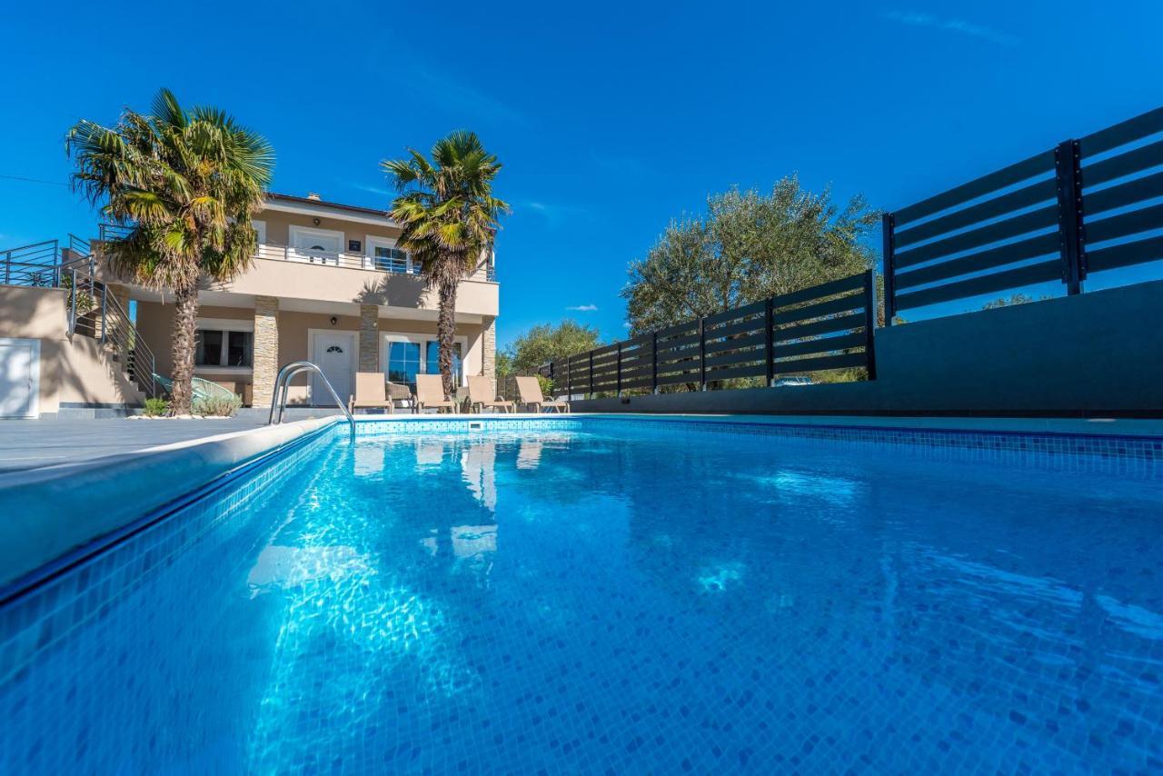 Villa Twins Sukosan With Heated Pool Eksteriør bilde