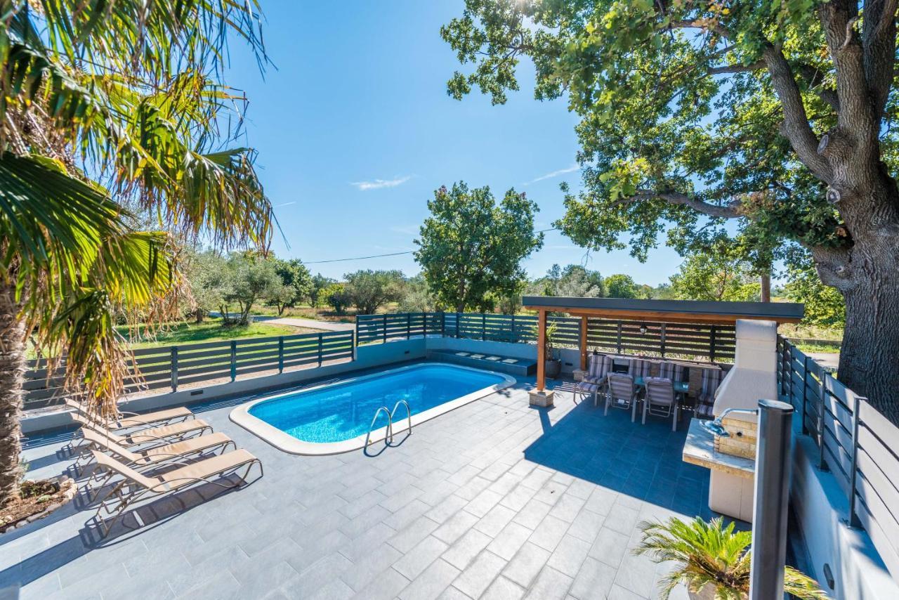 Villa Twins Sukosan With Heated Pool Eksteriør bilde