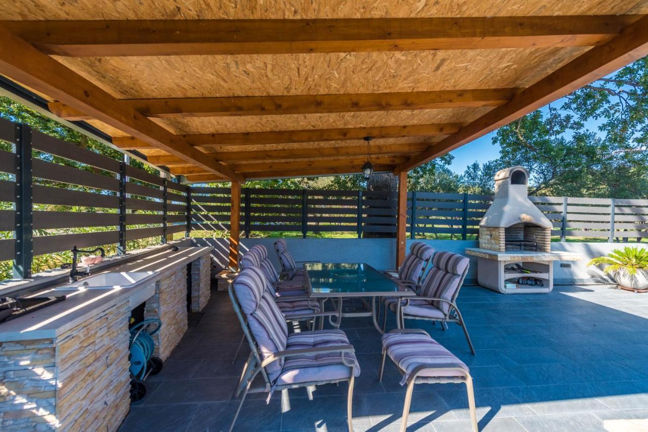 Villa Twins Sukosan With Heated Pool Eksteriør bilde